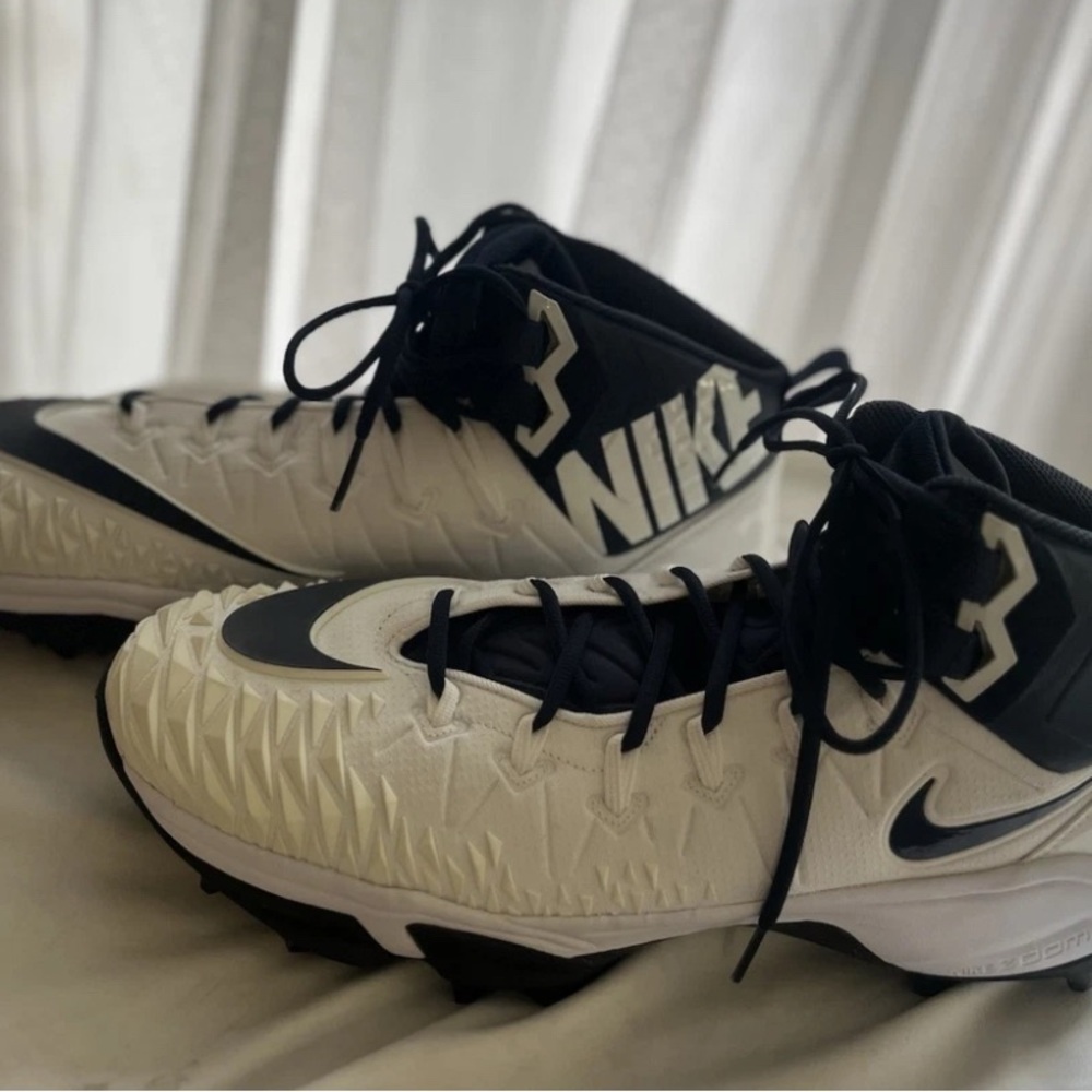 Men’s Size 17 Nike Force Savage Pro Shark Rubber Football Cleats White Sneakers